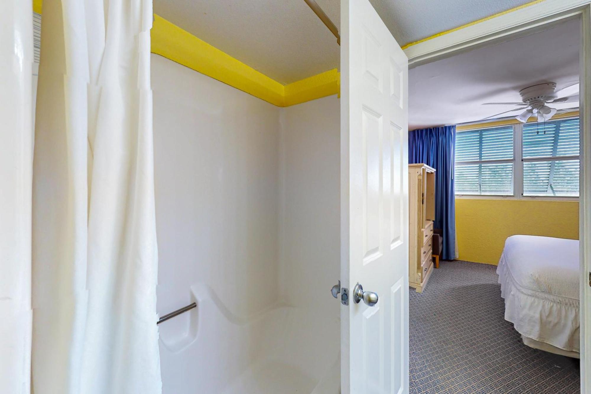 Sunrise Suites Dominican Suite #110 Key West Room photo